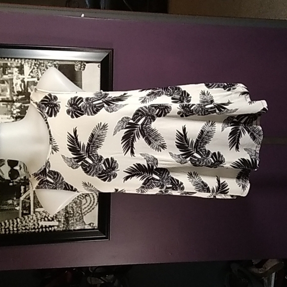 Old Navy tank top - Picture 2 of 5